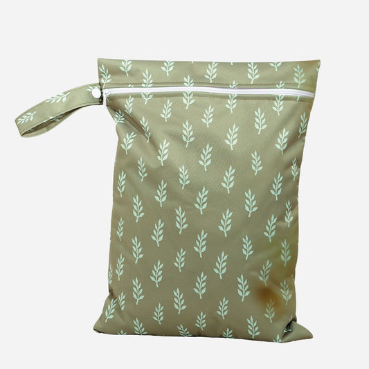 Herbruikbare Waterdichte Wetbag – Olijfgroen met Bladprint 36 x 26 cm